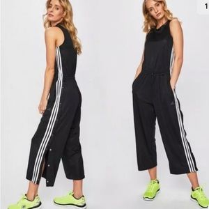 Adidas Women Cropped Leg Snap Romper jumpsuit Medium G74